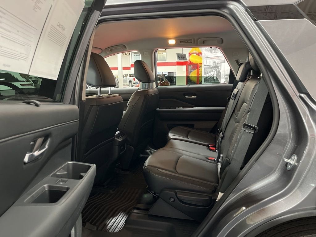 2025 Nissan Pathfinder SL 4WD