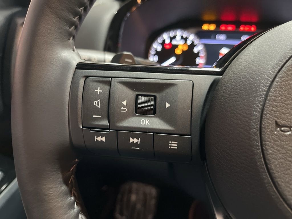 2025 Nissan Pathfinder SL 4WD