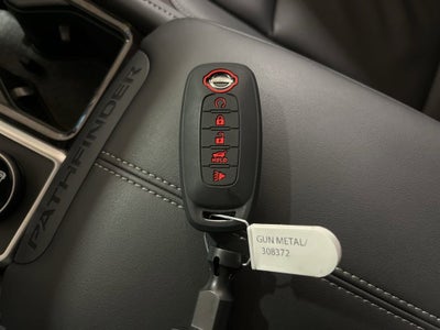 2025 Nissan Pathfinder SL 4WD