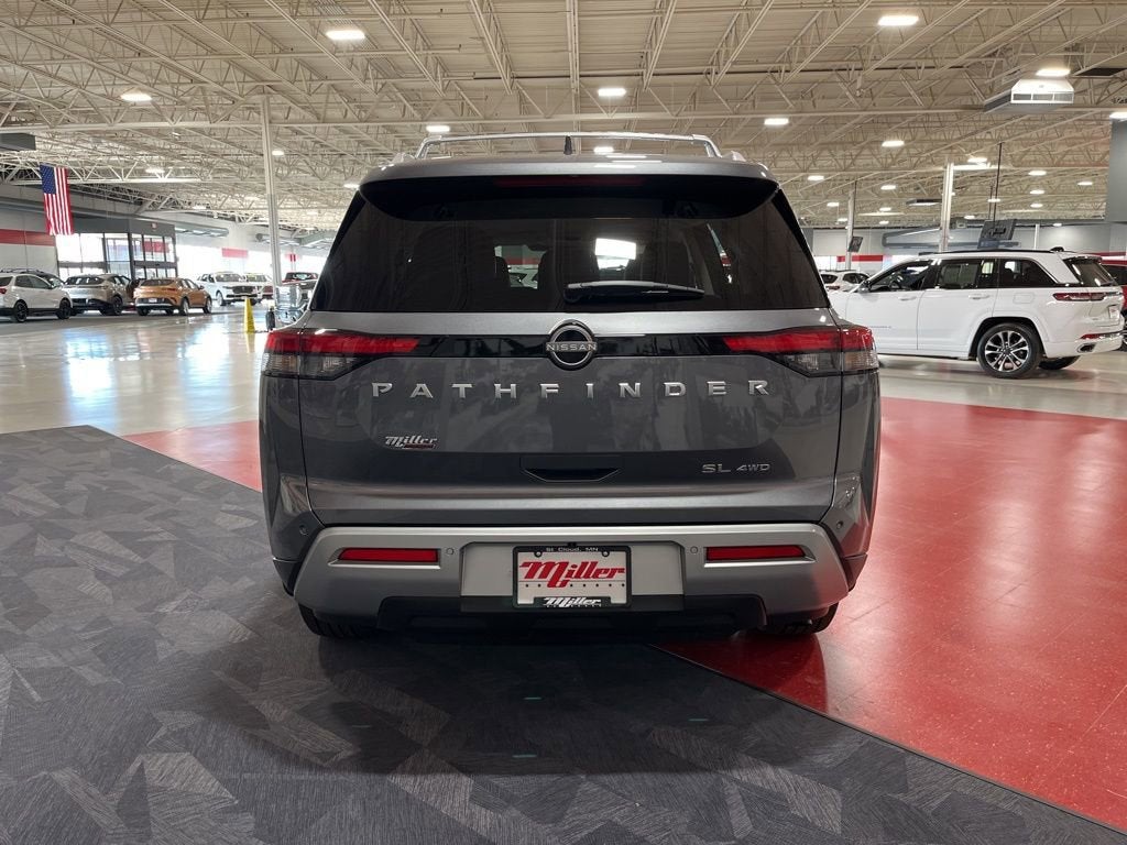 2025 Nissan Pathfinder SL 4WD