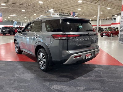 2025 Nissan Pathfinder SL 4WD