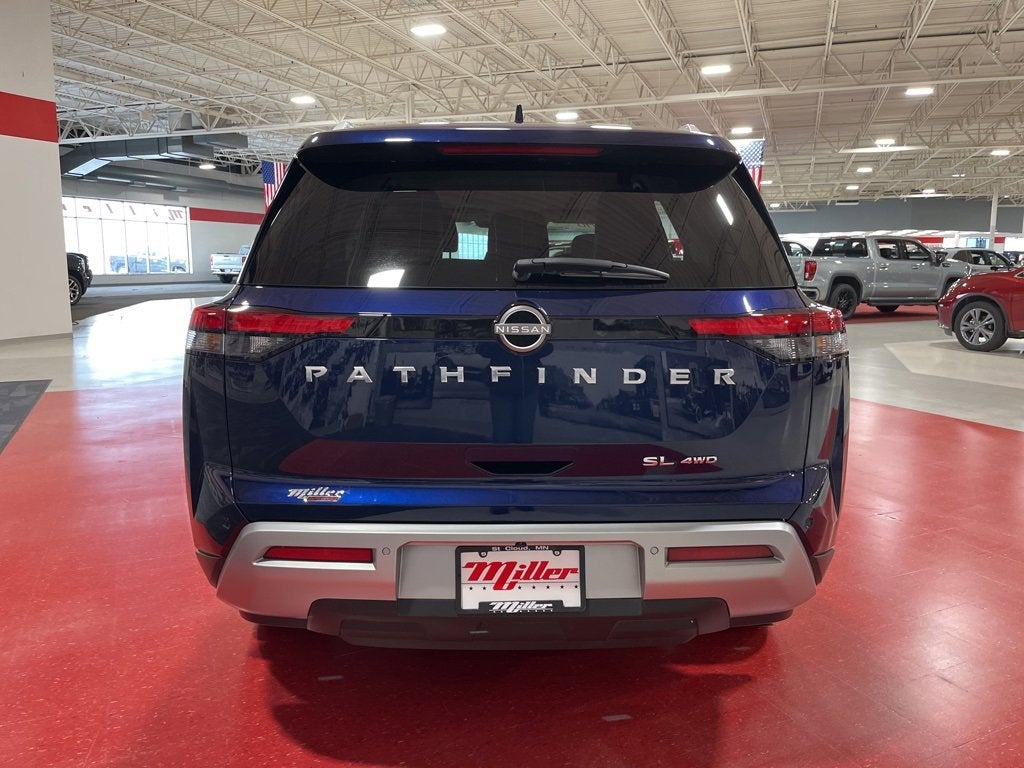 2022 Nissan Pathfinder SL