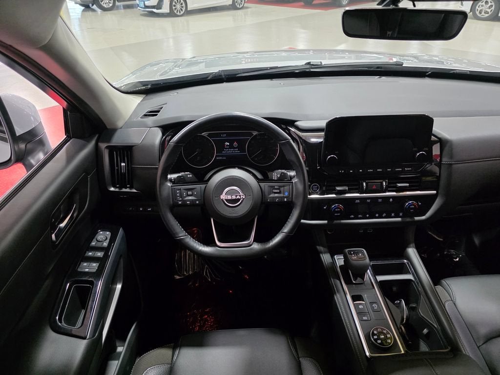 2023 Nissan Pathfinder SL 4WD