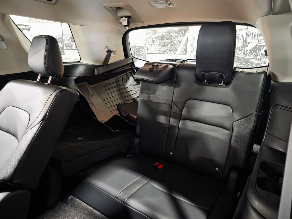 2023 Nissan Pathfinder SL 4WD