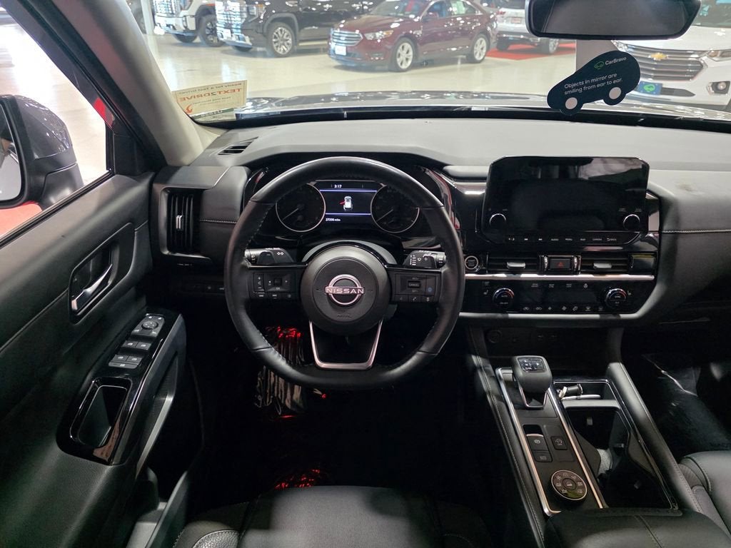 2023 Nissan Pathfinder SL 4WD