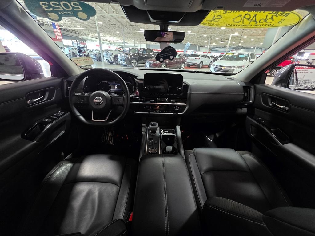 2023 Nissan Pathfinder SL 4WD
