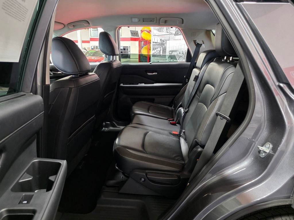 2023 Nissan Pathfinder SL 4WD