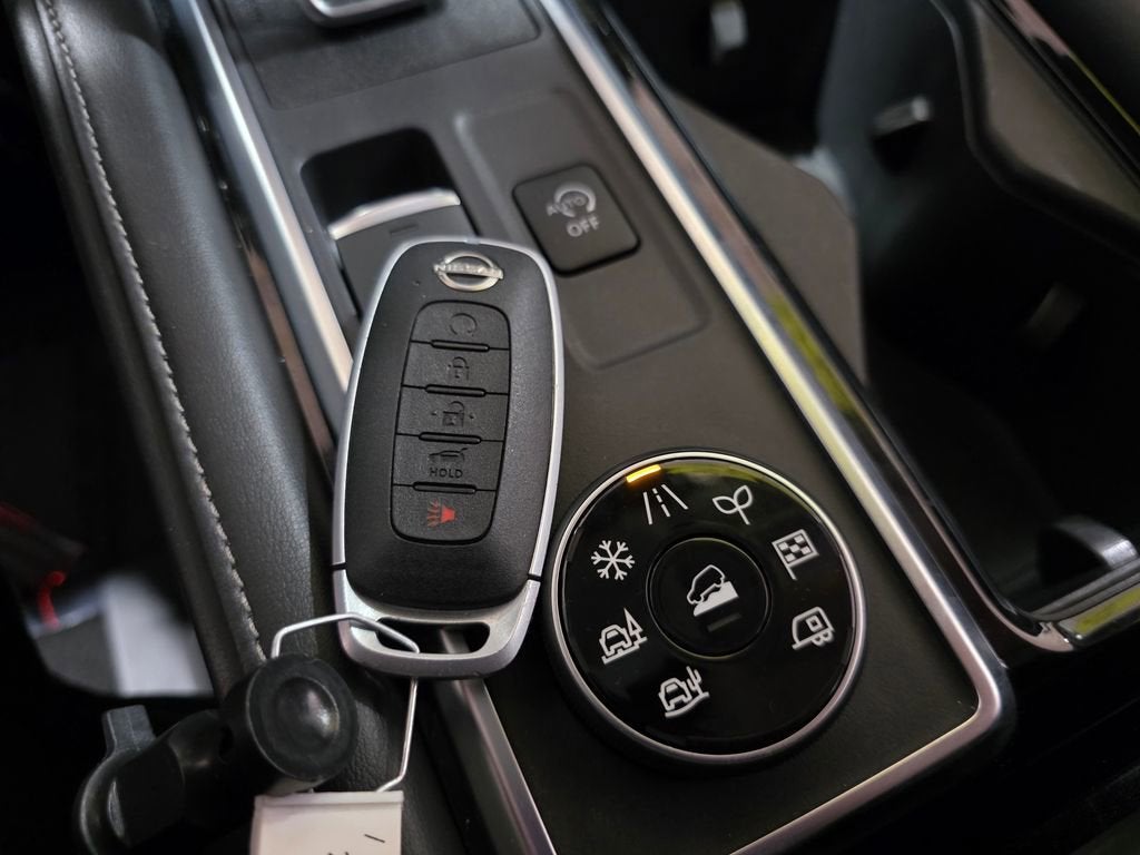 2023 Nissan Pathfinder SL 4WD