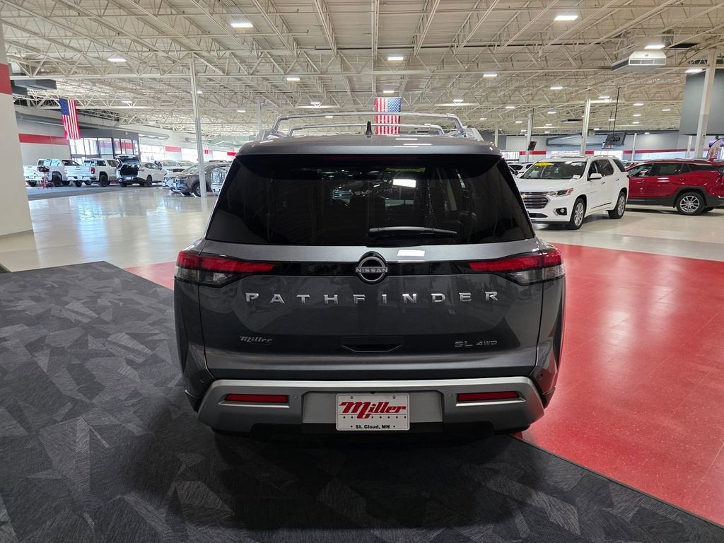 2023 Nissan Pathfinder SL 4WD