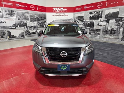 2023 Nissan Pathfinder SL 4WD