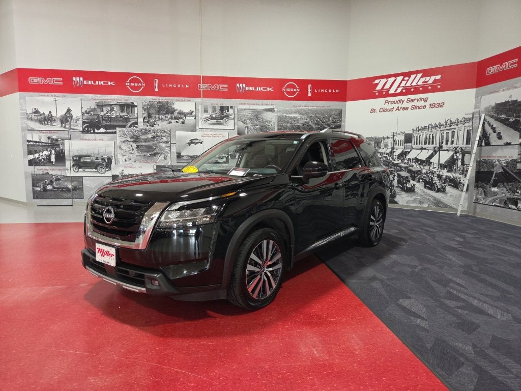 2022 Nissan Pathfinder Platinum 4WD