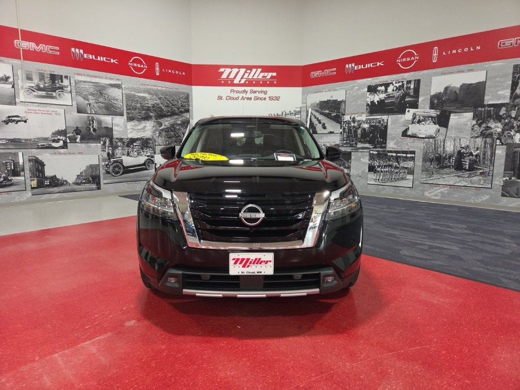 2022 Nissan Pathfinder Platinum 4WD