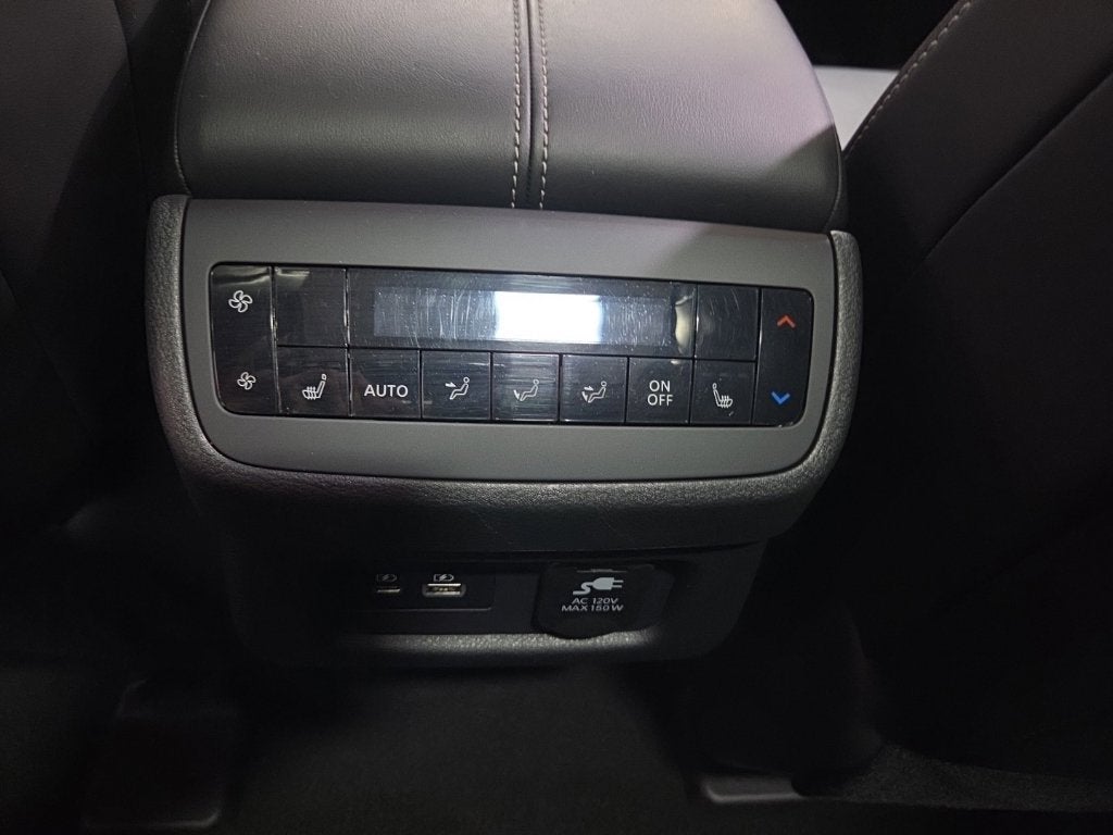 2022 Nissan Pathfinder Platinum 4WD