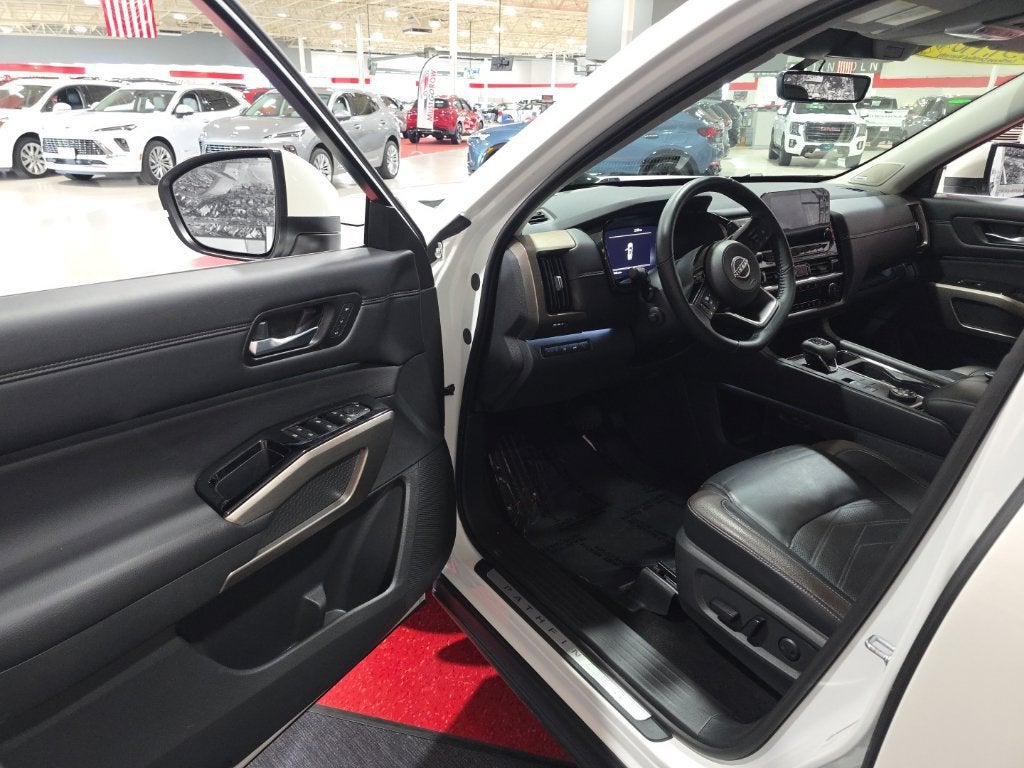 2023 Nissan Pathfinder Platinum 4WD