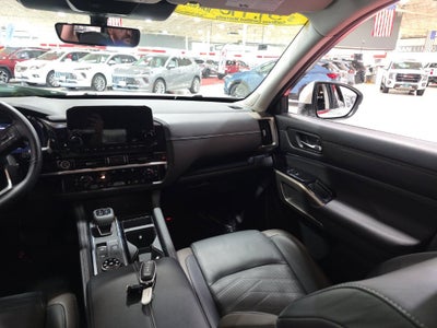 2023 Nissan Pathfinder Platinum 4WD