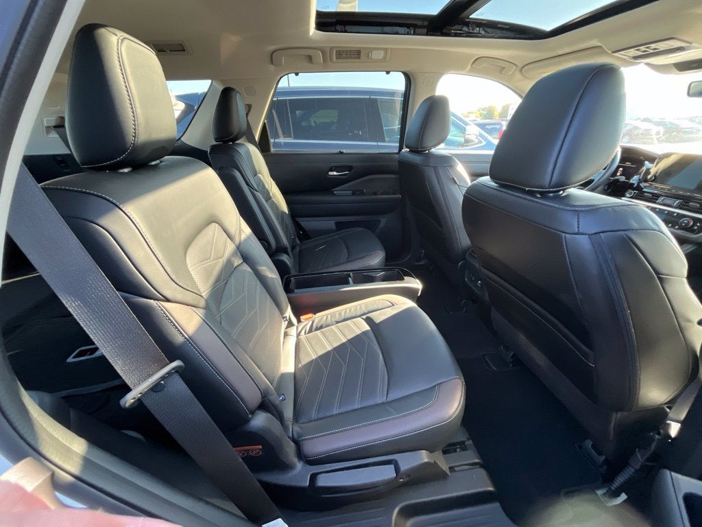 2023 Nissan Pathfinder Platinum 4WD
