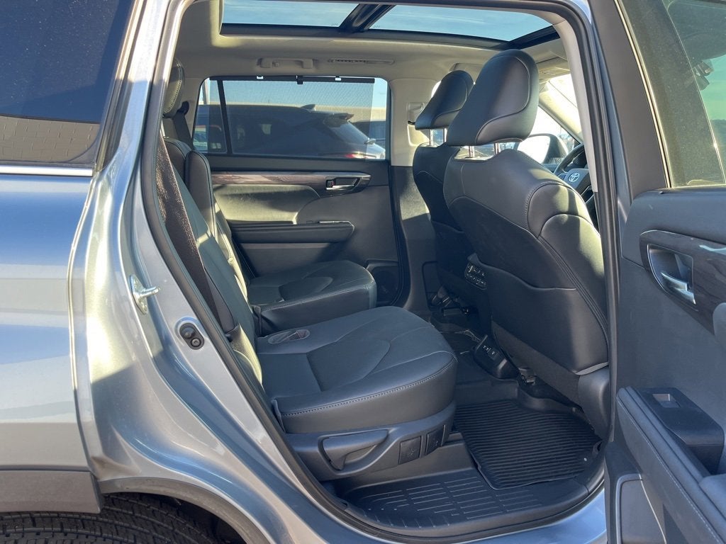 2021 Toyota Highlander Platinum