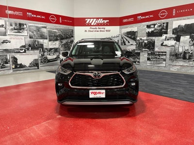 2022 Toyota Highlander Platinum