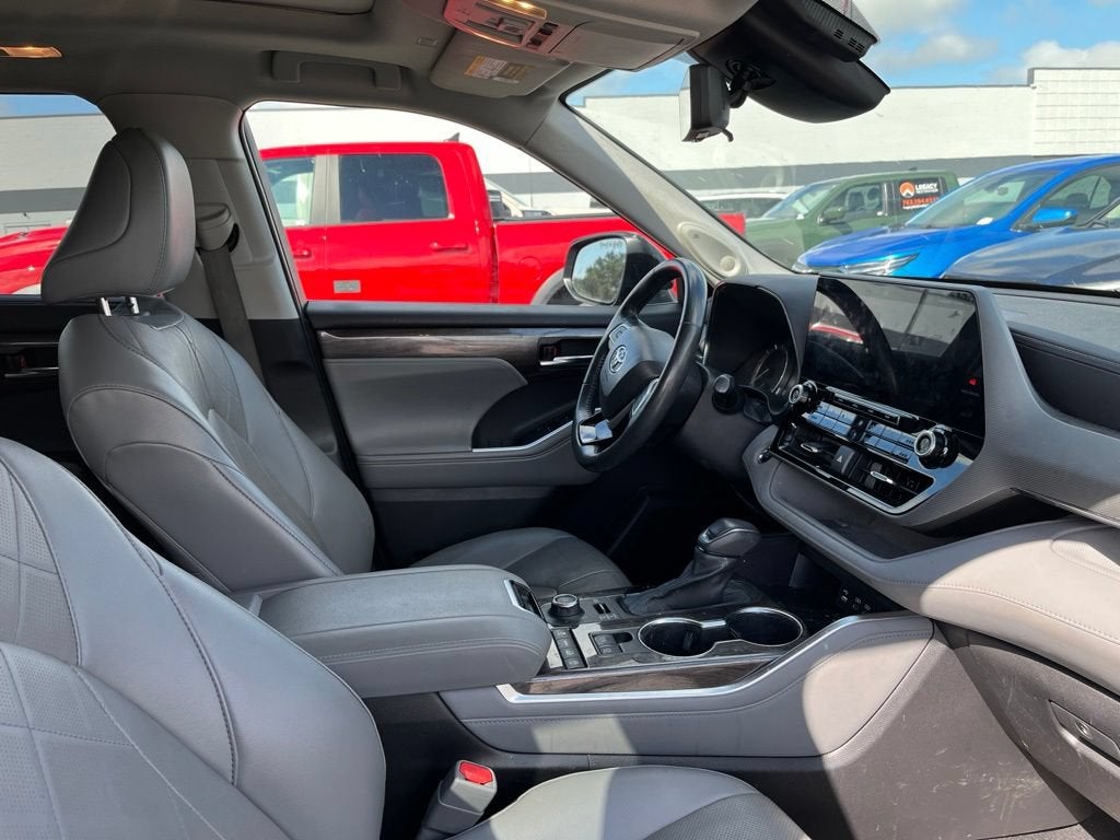 2022 Toyota Highlander Platinum
