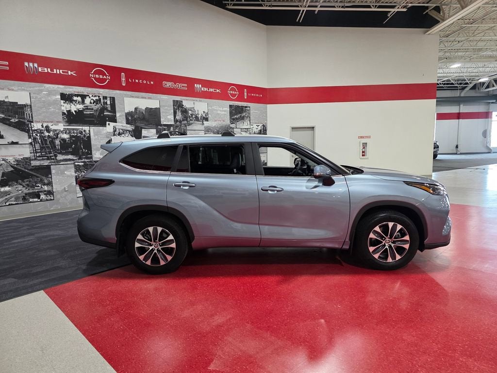 2024 Toyota Highlander XLE