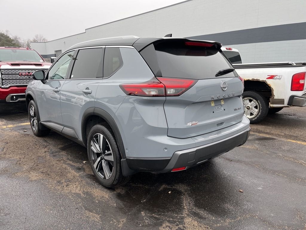 2025 Nissan Rogue SL