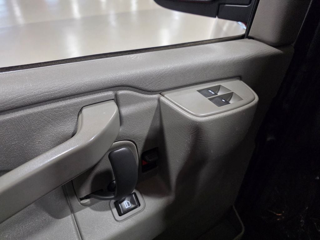2017 Chevrolet Express 3500 LT Passenger