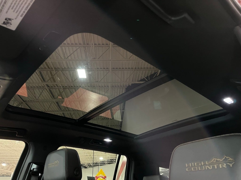 2023 Chevrolet Suburban High Country
