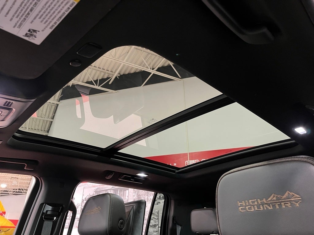 2021 Chevrolet Suburban High Country