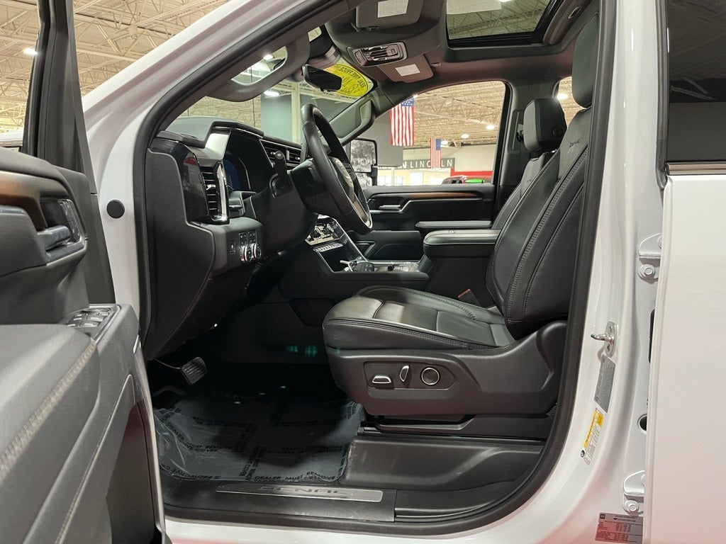 2025 GMC Sierra 3500HD Denali