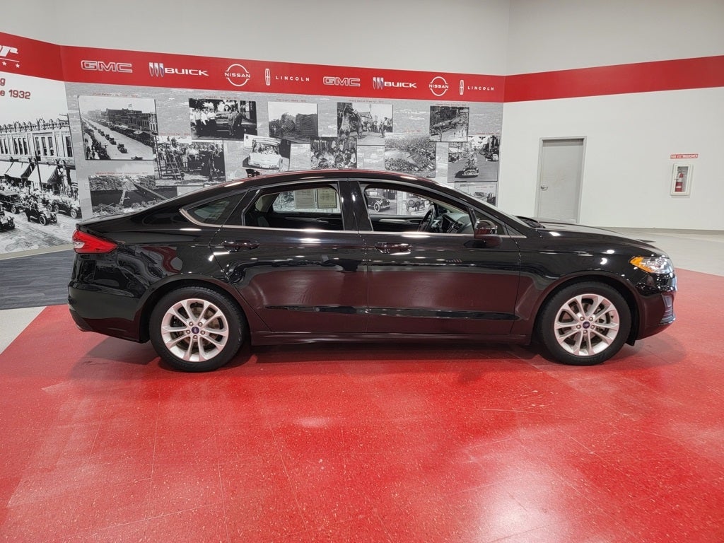 Used 2019 Ford Fusion SE with VIN 3FA6P0HD4KR134242 for sale in St. Cloud, Minnesota