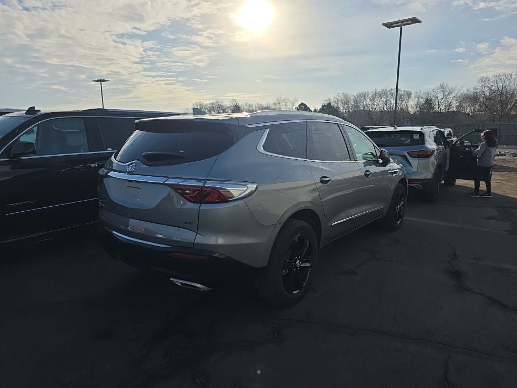 2024 Buick Enclave Essence