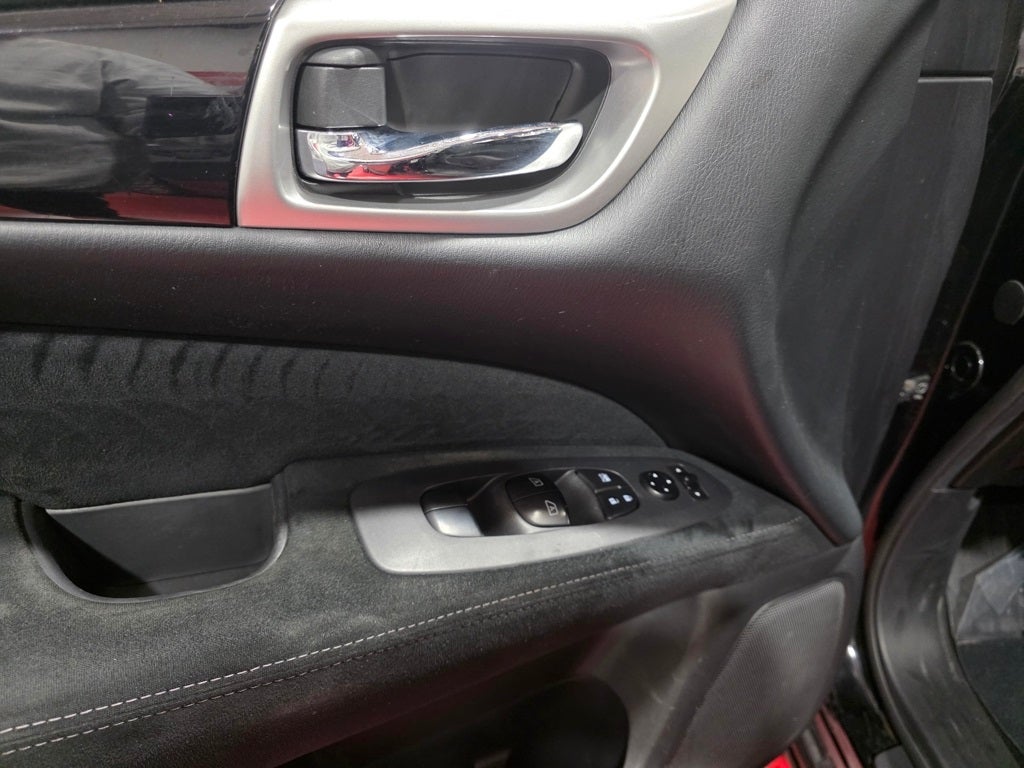 2016 Nissan Pathfinder SV