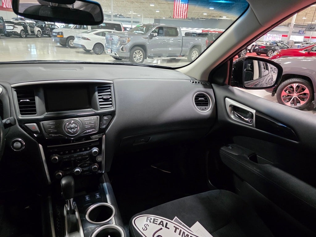 2016 Nissan Pathfinder SV