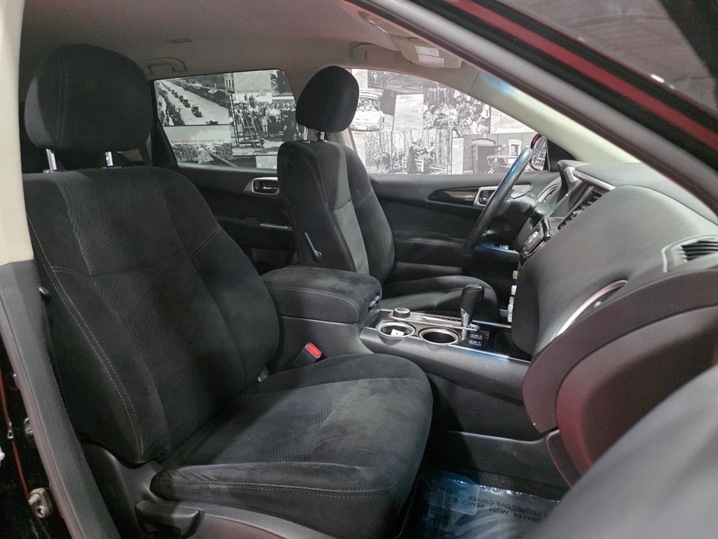 2016 Nissan Pathfinder SV