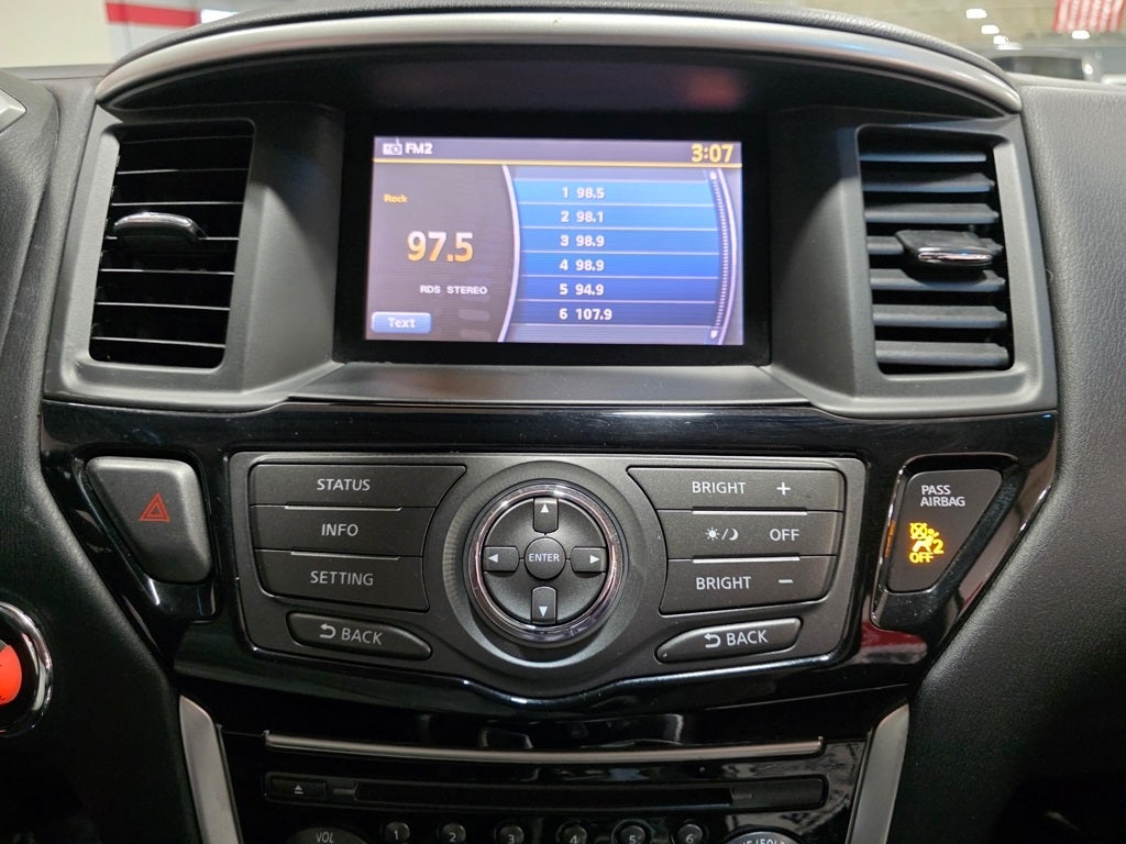 2016 Nissan Pathfinder SV