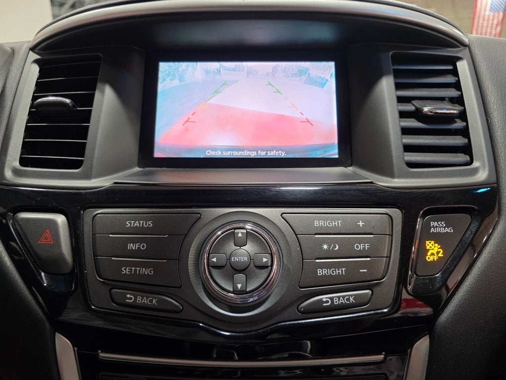 2016 Nissan Pathfinder SV