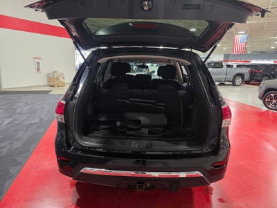 2016 Nissan Pathfinder SV