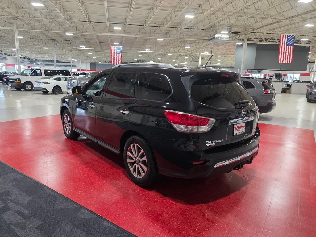 2016 Nissan Pathfinder SV
