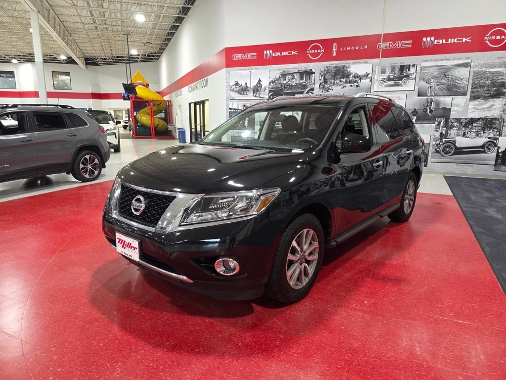 2016 Nissan Pathfinder SV