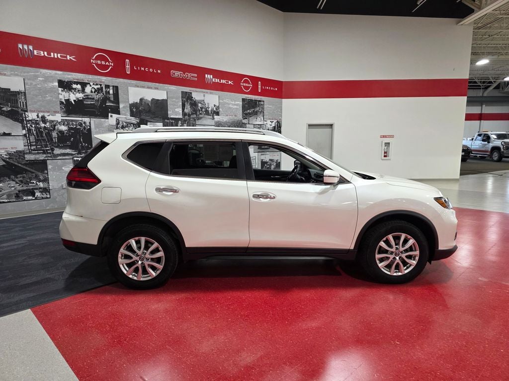 2017 Nissan Rogue SV