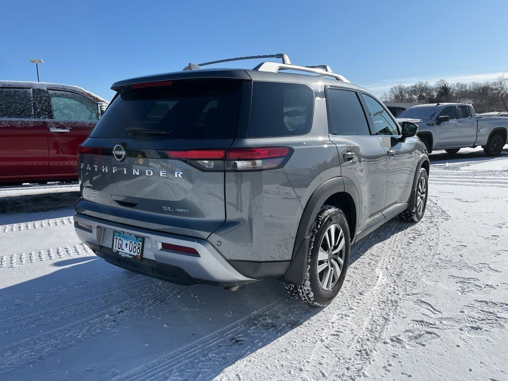 2025 Nissan Pathfinder SL