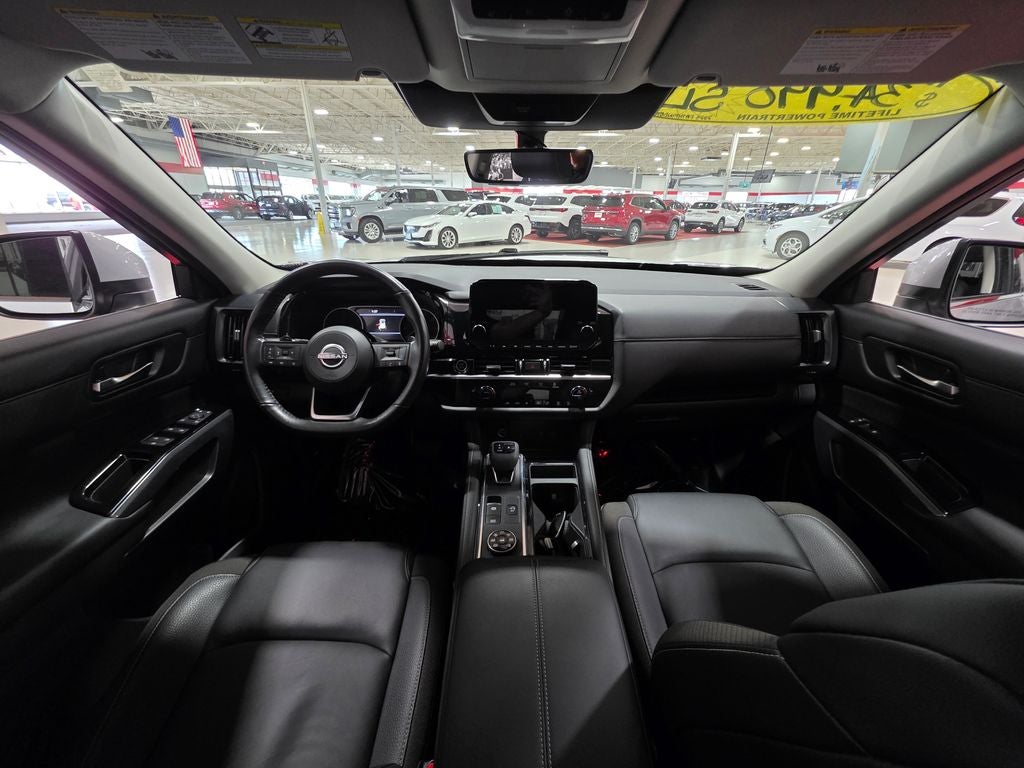 2023 Nissan Pathfinder SL