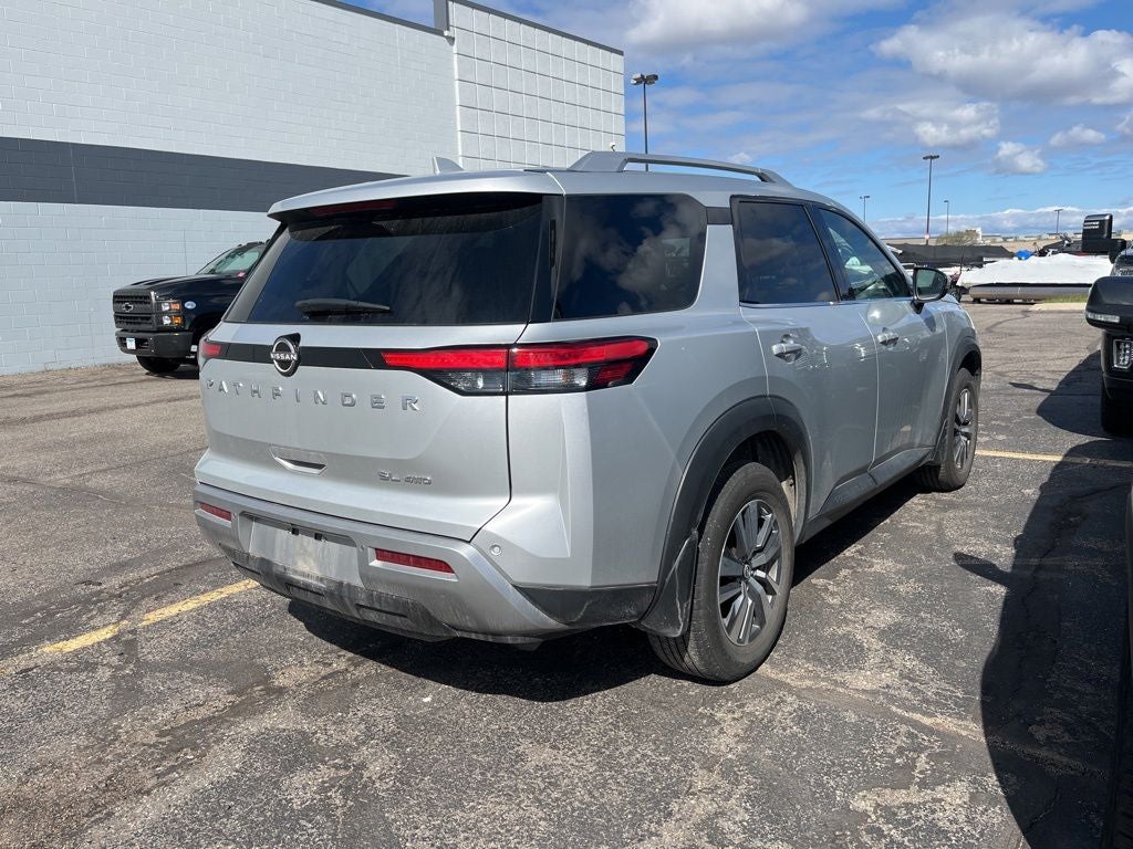 2023 Nissan Pathfinder SL